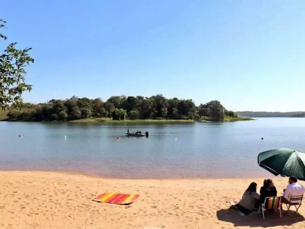 Playa Costanera, Hernandárias, Paraguai
