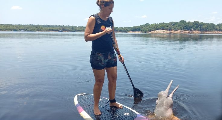 Atleta brasileira explora Amazônia para conscientizar sobre preservação