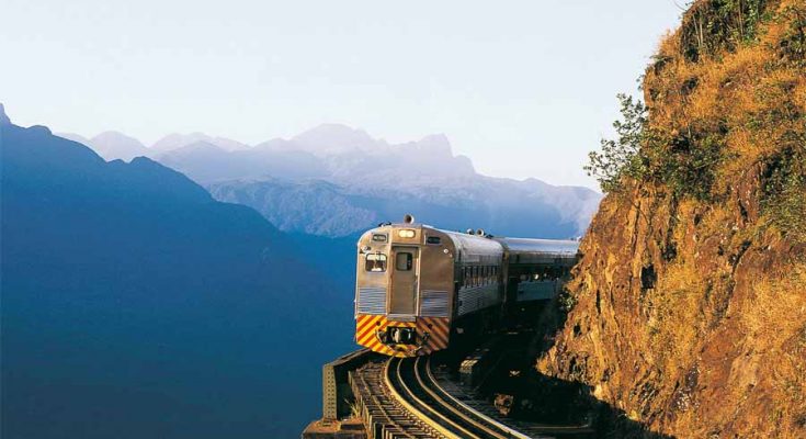 Forum fomento turismo ferroviário brasileiro em Curitiba