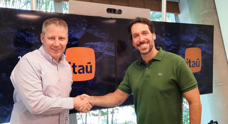Azul e Itaú renovam parceria para cartões com benefícios aos clientes